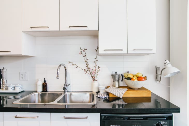 How to Get Rid of Cooking Smells in a Small Apartment: 10 Easy Ways