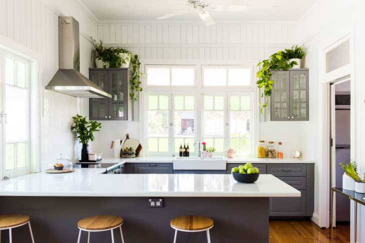 5 Simple Tips to Keep a White Kitchen Clean - Domestically Blissful