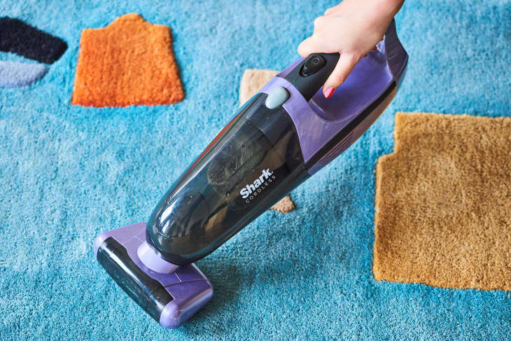 Robotic shark sales cordless vacuum