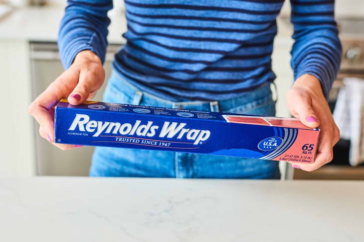 The One Thing You Should Be Cleaning With Aluminum Foil (But Probably  Aren't)