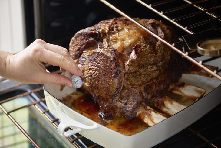 Additionally, you can request that your roast be prepared with "the ribs cut away and roped back" from the meat. The roast is now simpler to prepare and carve. Instead of a roasting rack, the butcher will secure the ribs under the roast, trim some fat, and tie the roast for you.