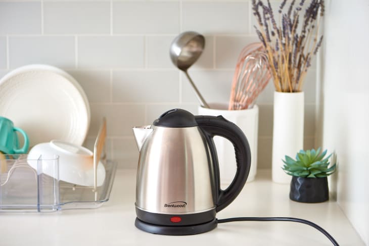 An electric kettle cheap