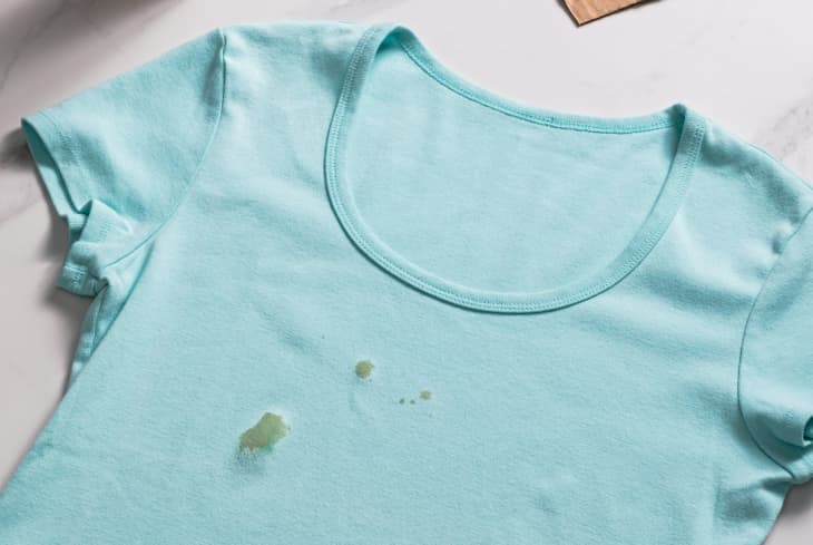 What Causes Blue Stains on Clothes After Washing?