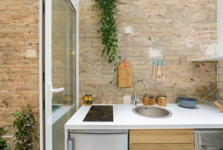 25 Brilliant Bathroom Shelf Ideas and Racks for Small Spaces