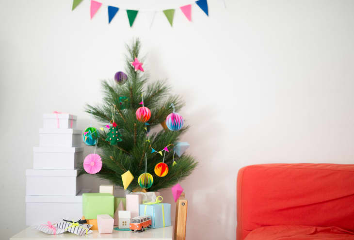 If You Feel Judged For Putting Up Holiday Decorations Early, You'Re Not  Alone, According To This Survey | Apartment Therapy