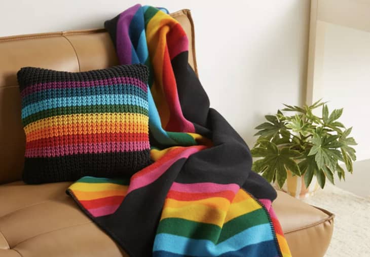 Urban outfitters blankets online