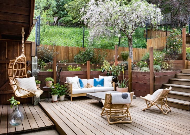 Summer Decorating: Budget-Friendly Deck Refresh