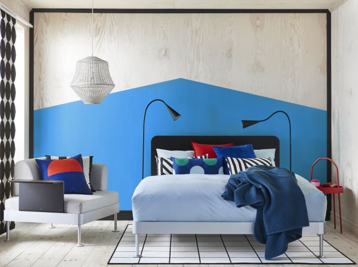 新作からSALEアイテム等お得な商品満載 IKEA Hackable Bed Tom Dixon Delaktig | Apartment Therapy 2人掛け・3人掛けソファ