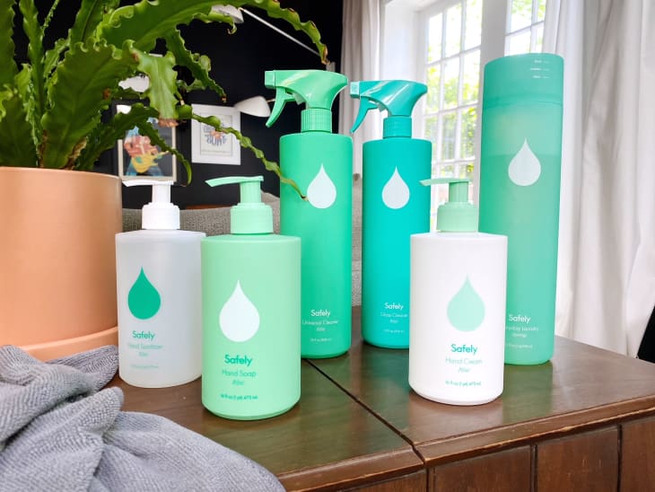 フェザーウェイトカナリー　freshly dirty An Honest Review of Safely's Clean Freak Kit | Apartment Therapy