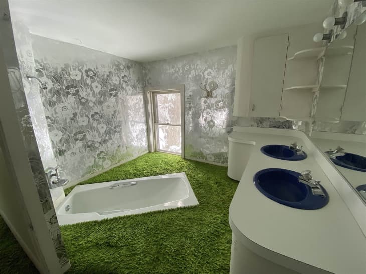 What's Up with Sunken Bathtubs Built into Floors? Apartment Therapy