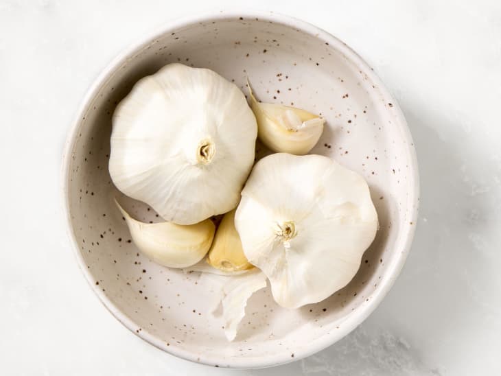 How Long Does Garlic Last? How to Tell If Garlic Has Gone Bad The Kitchn