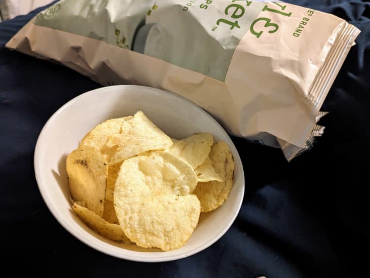 Photo of ShopRite Bowl Basket Sour Cream &amp; Onion chips.