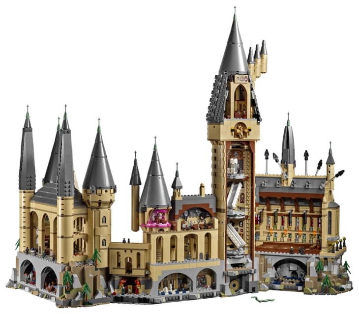 Review: building the epic 6000-piece Hogwarts Castle LEGO — Harry Potter  Fan Zone