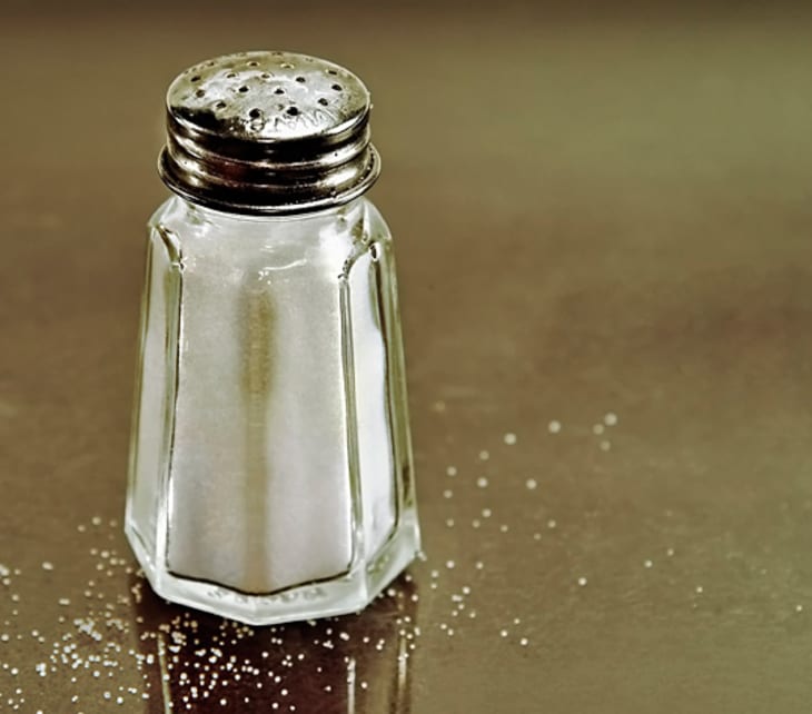 Salt shaker discount