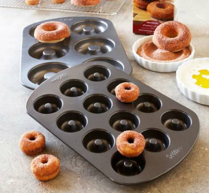 Donut pan 2025