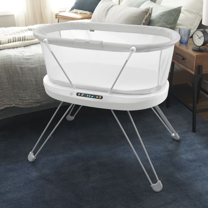 Self sales soothing bassinet