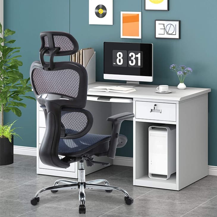 Ergoal One office chair in black in front of a white desk