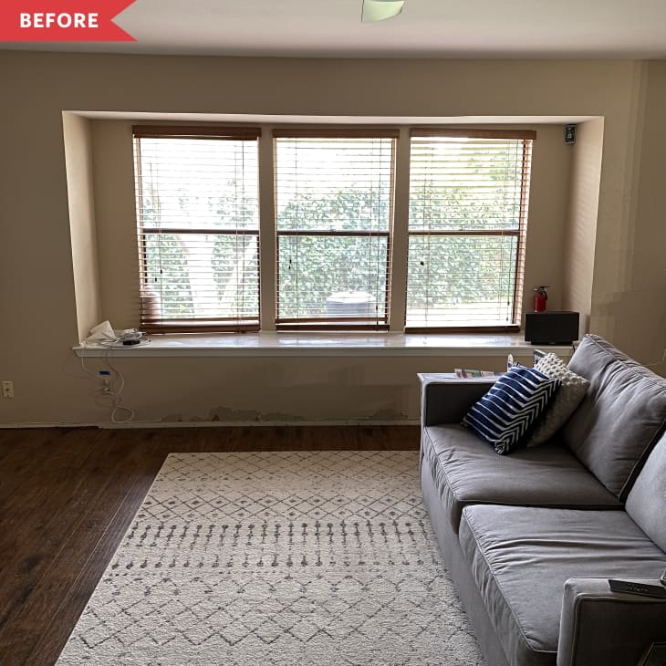 Living room sales window seat