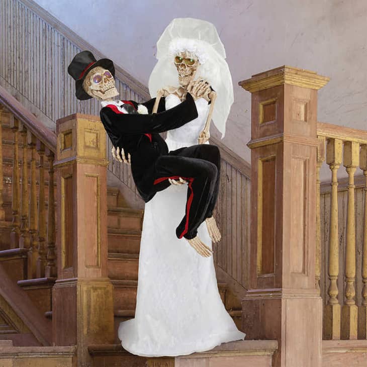 Are Costco’s Dancing Skeleton Bride and Groom the New Home Depot