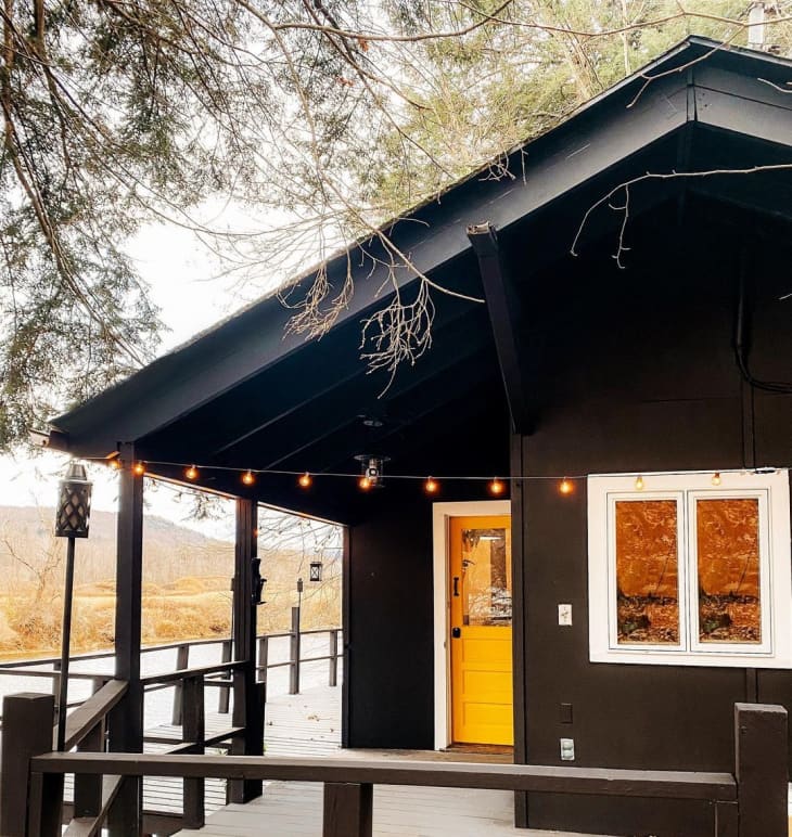 Rumah Hitam yang Cantik