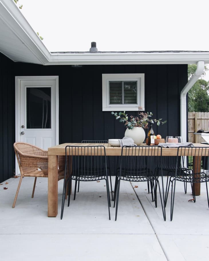 Rumah Hitam yang Cantik