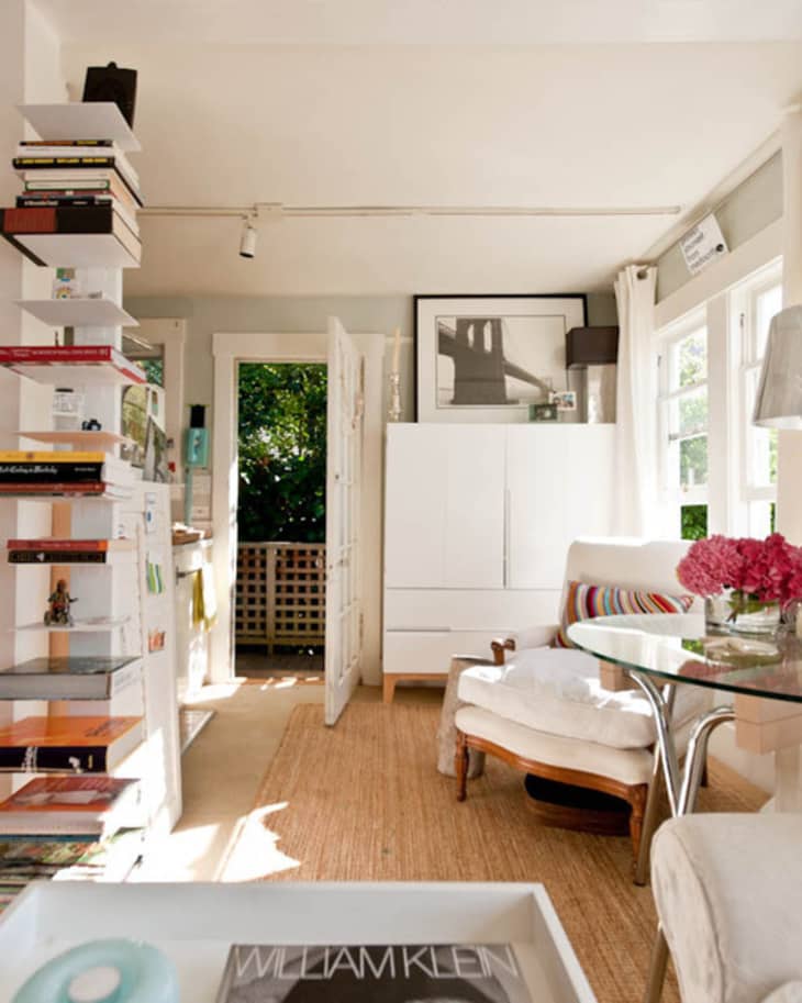 Why Do I Feel More Comfortable in Small Spaces? Unpacking the Psychology