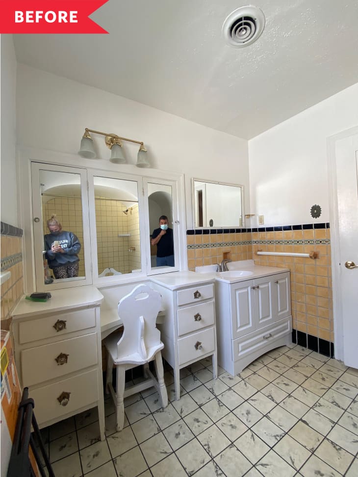 1920s bathroom before Anne Sage redid it