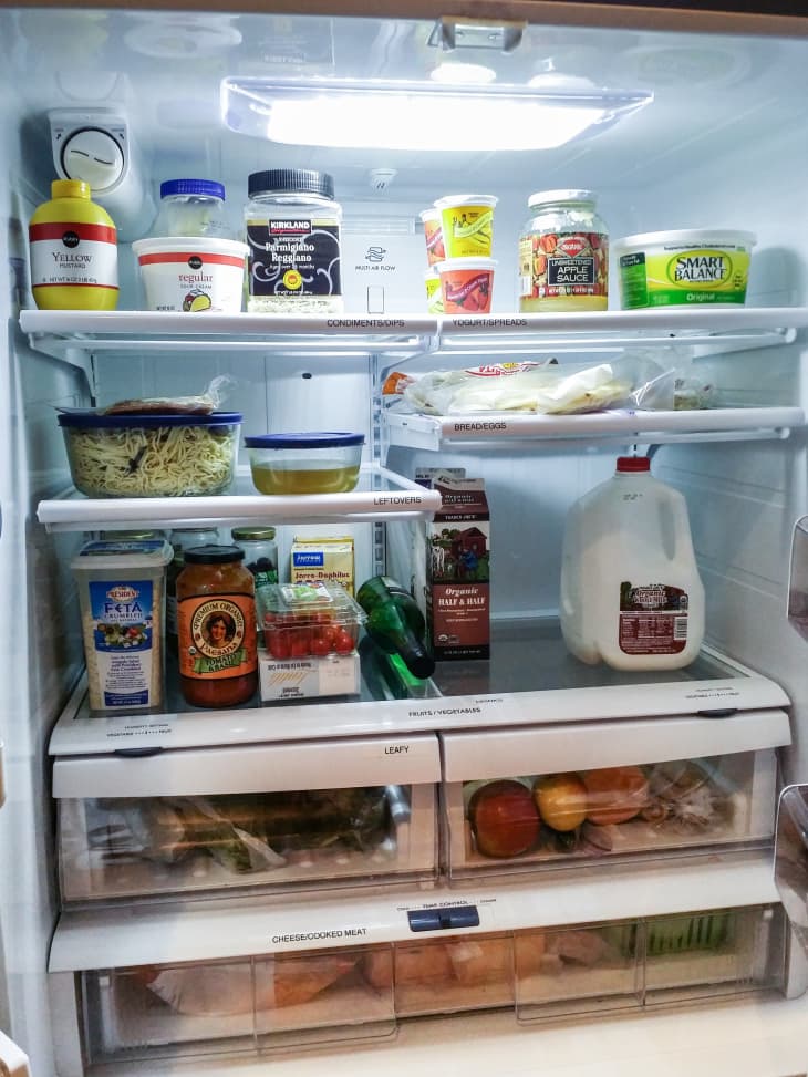 Apartment fridge store no freezer