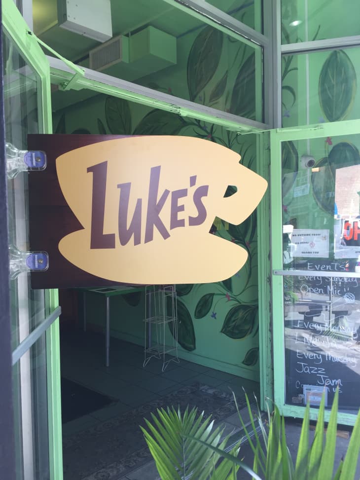 Dispatches from Luke’s Cafe From a Girl Who Has Never Seen Gilmore