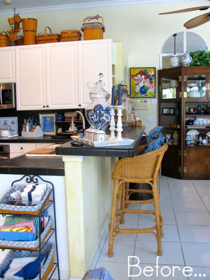 Breakfast bar with stools and 2025 storage