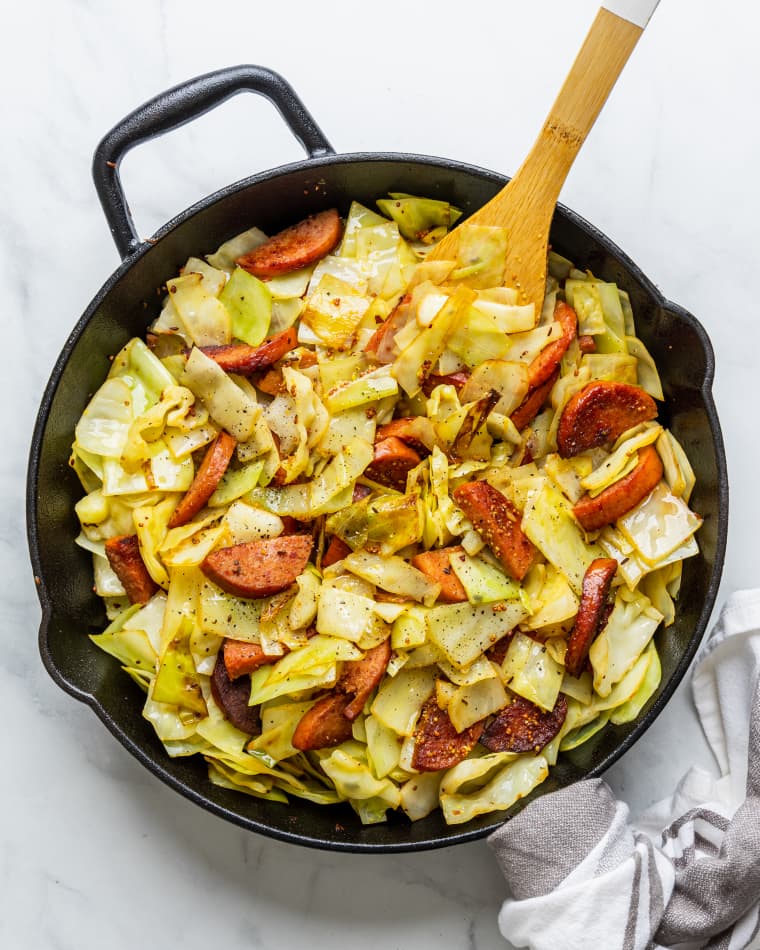 Easy Kielbasa and Cabbage Skillet–Cabbage Recipes