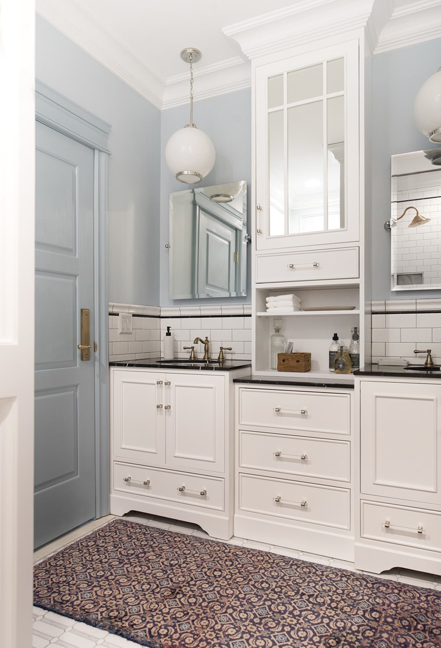 Bathroom Color Idea / 10 Ideas What Color Should I Paint My Bathroom Walls ... : Gray is a universally loved color when it comes to wall paint, and it's definitely one of the best choices for a small bathroom.