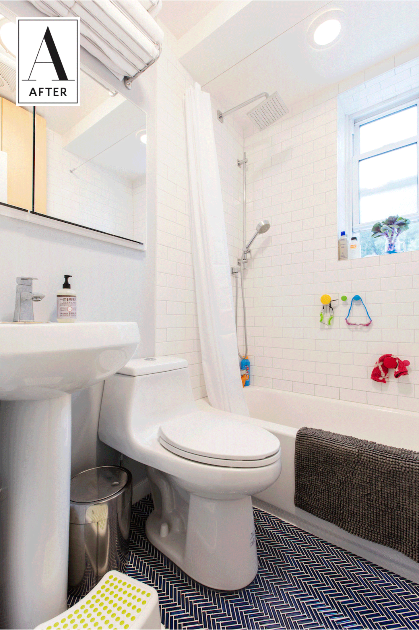 Before & After: A Dark ’80s Bathroom Brightens Up | Apartment Therapy