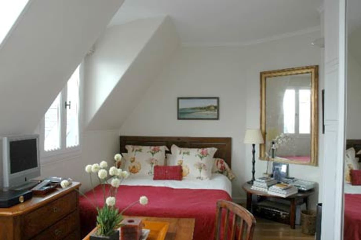 Post from Paris La Chambre de Bonne Apartment Therapy