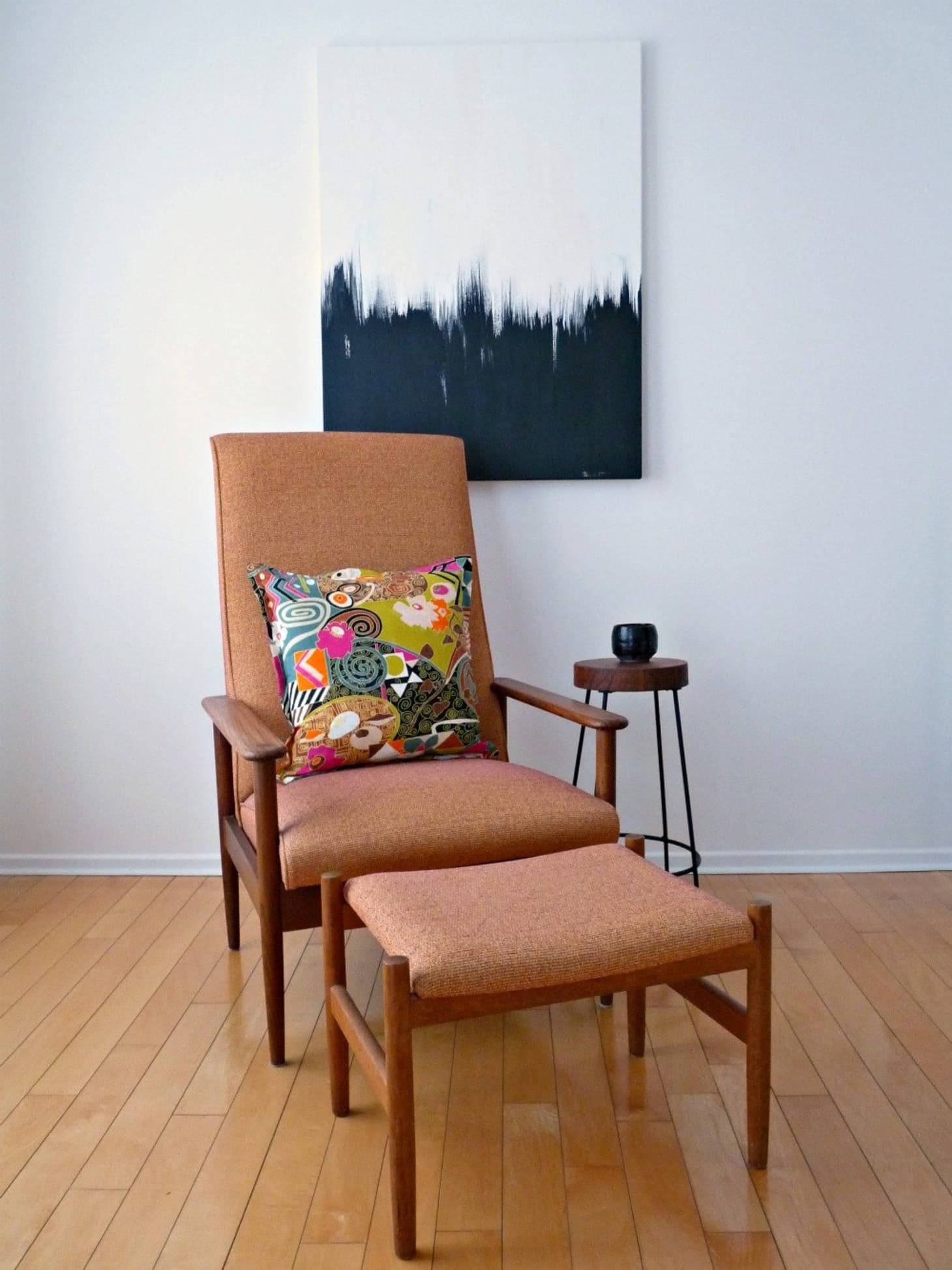 Create Your Own Art With These Abstract Art Diys Apartment Therapy