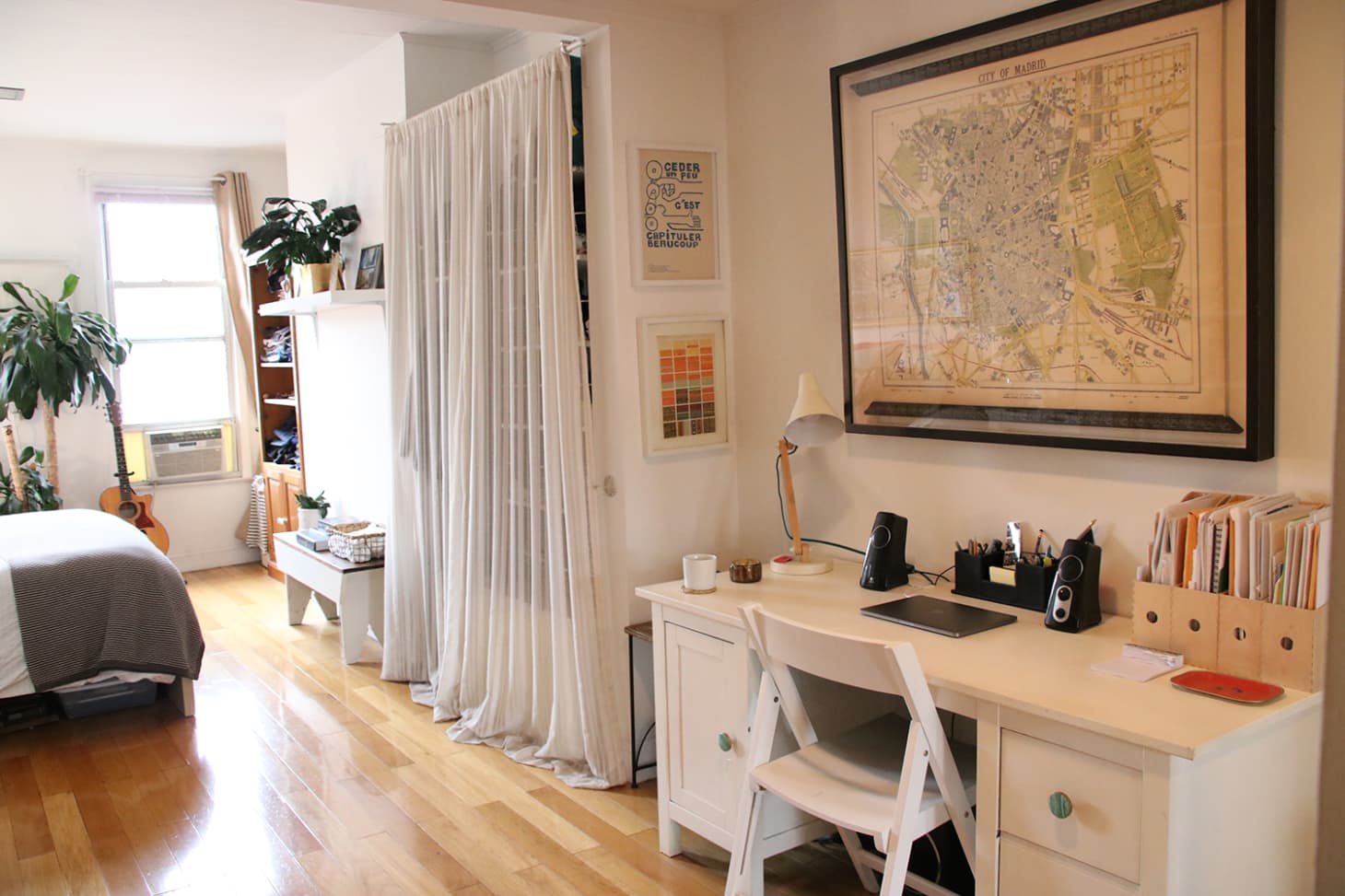 Small Brooklyn Railroad Apartment Tour Apartment Therapy