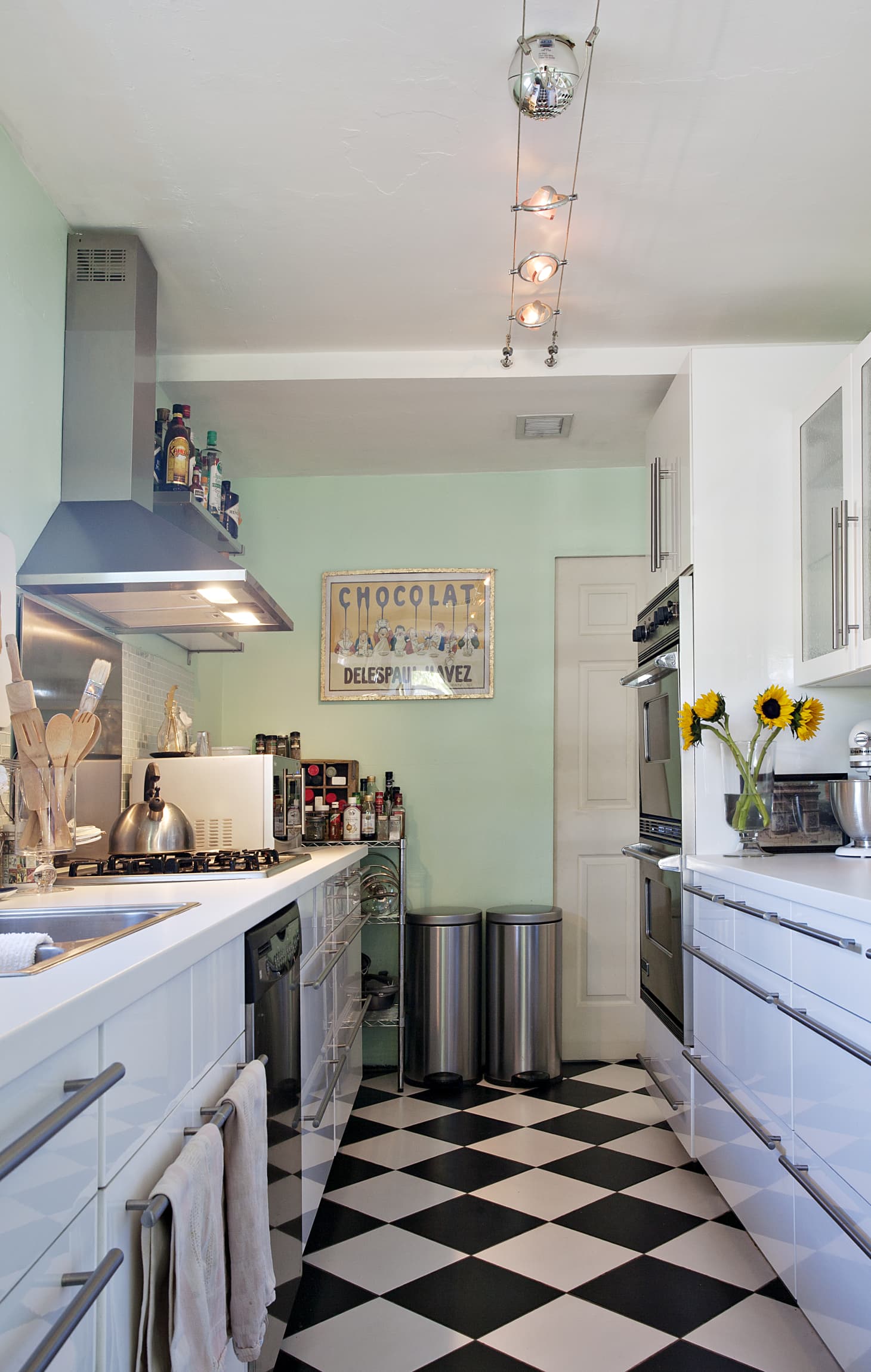 6 Ways To Make A Small Kitchen Look Infinitely Bigger Apartment Therapy