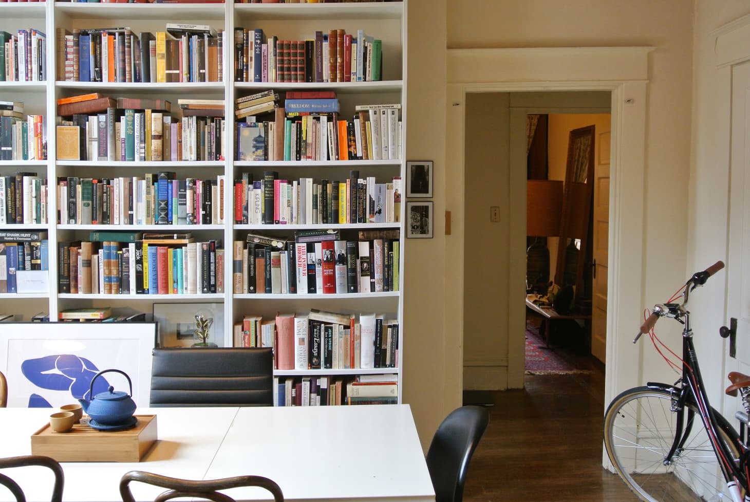 Best Ideas For Arranging Books Apartment Therapy