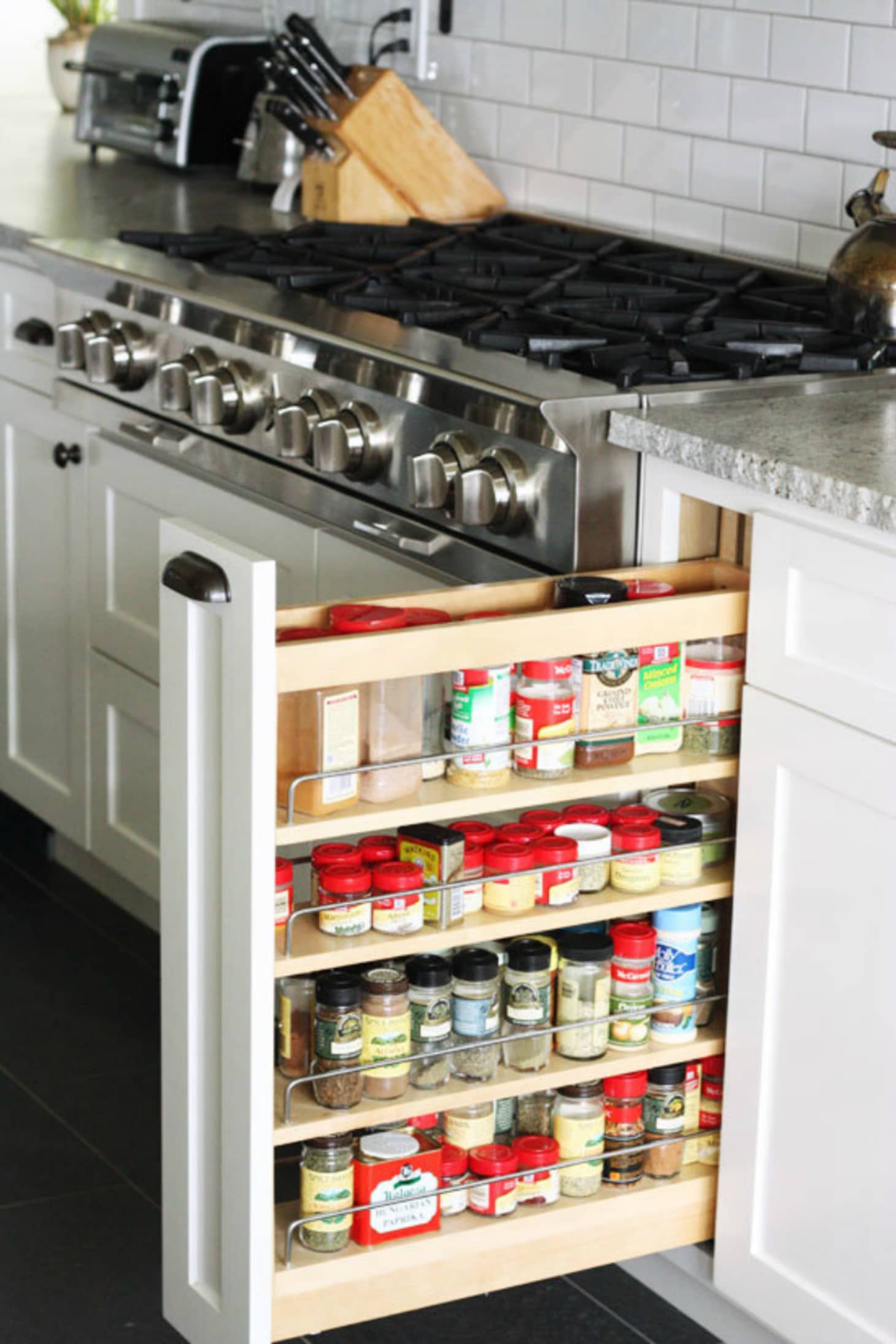 10 Smart Ways To Organize And Store Your Spices Apartment Therapy