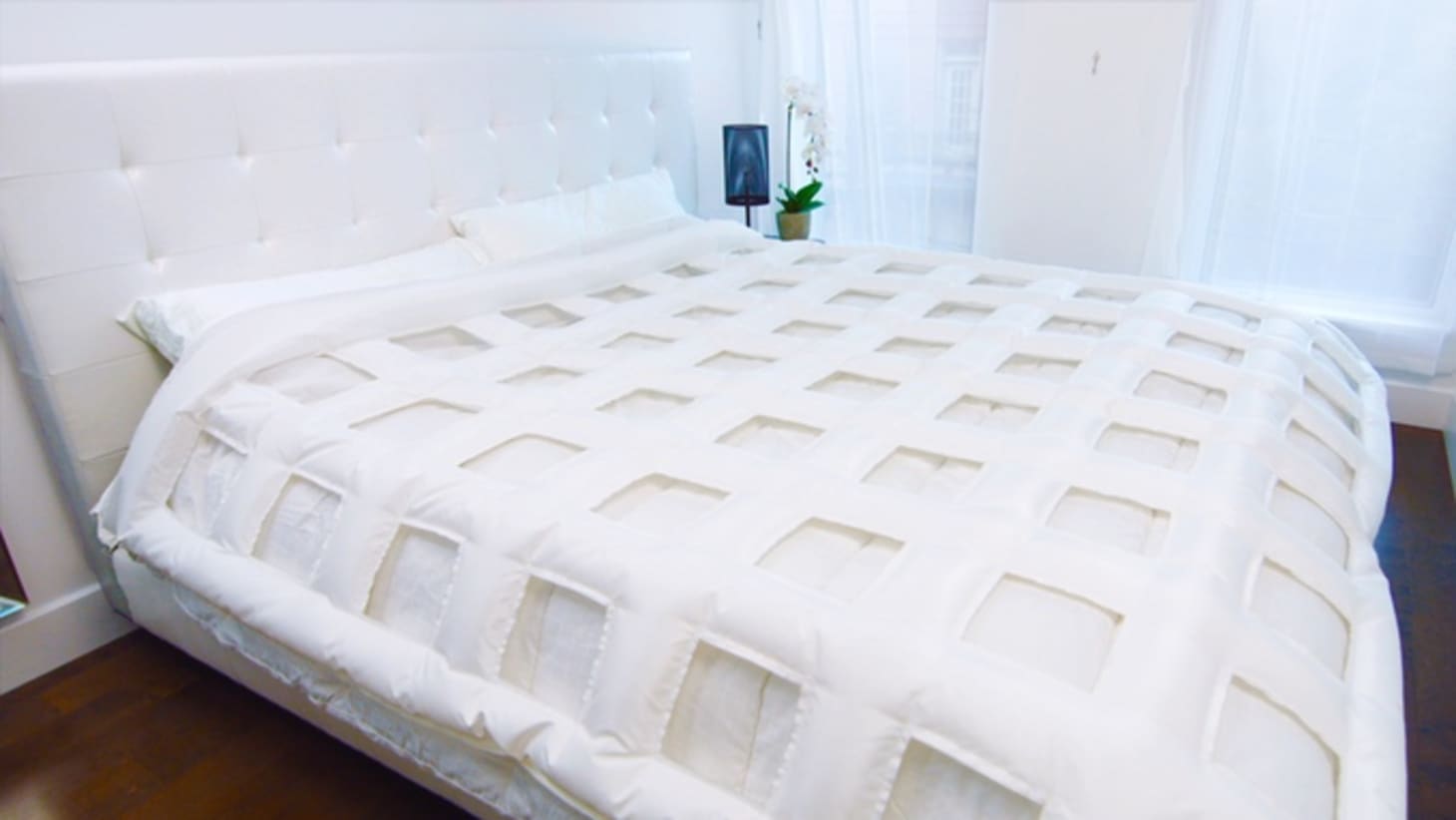 Your Bed Makes Itself with this Smart Duvet Invention Apartment Therapy