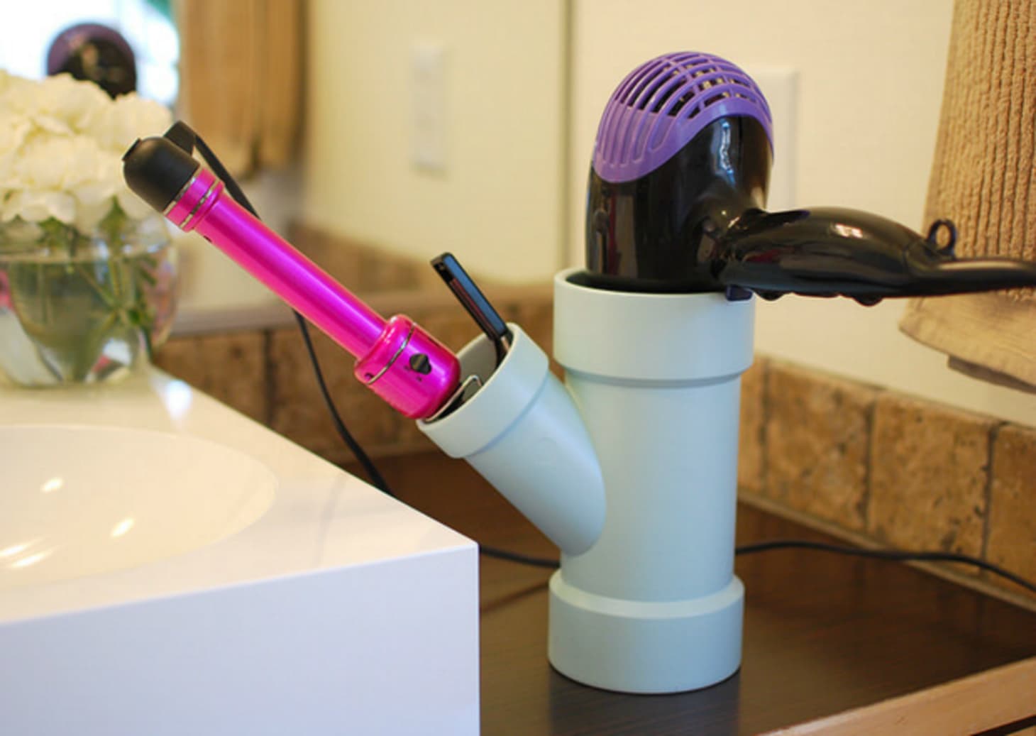 6 Easy DIY Ways to Organize Hair Styling Tools in the Bathroom