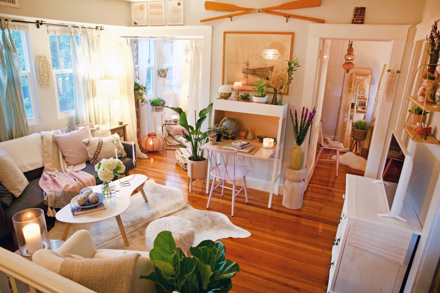 Small Apartment Maximalist Decor: A Guide to Creating a Cozy and Cluttered Haven