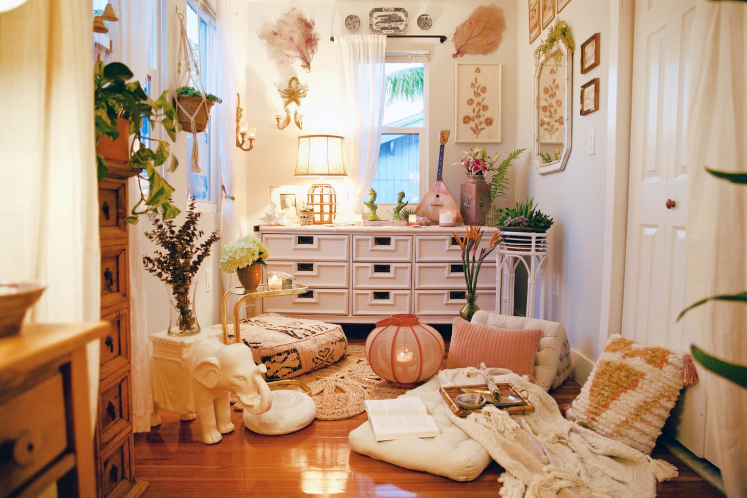 Small Apartment Maximalist Decor: A Guide to Creating a Cozy and Cluttered Haven