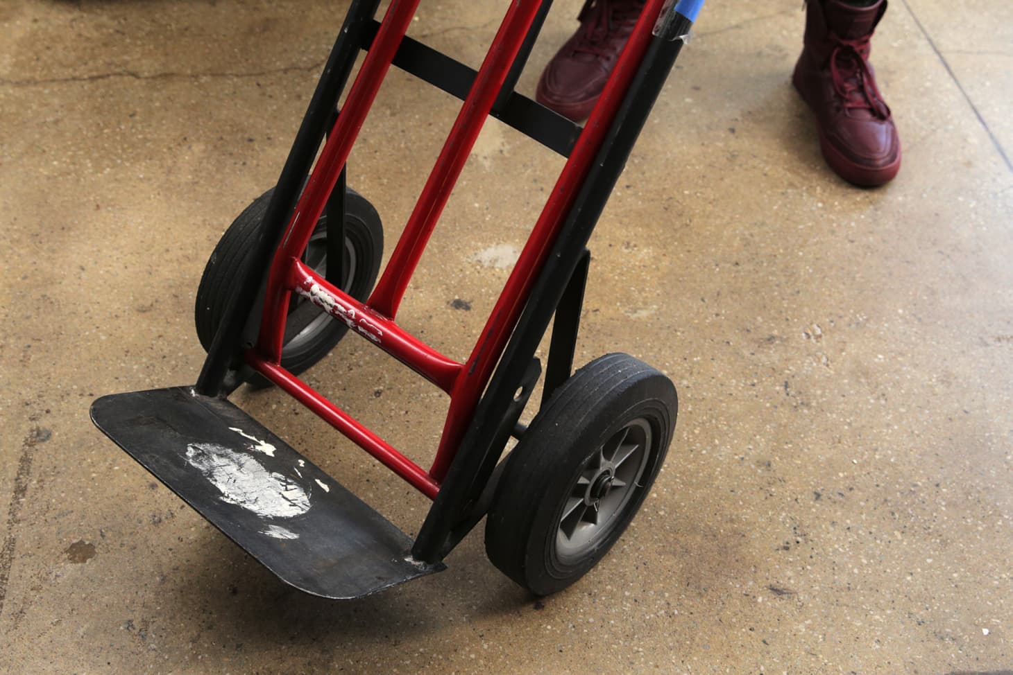 How to Move a Refrigerator Safely, According to Pro Movers Apartment