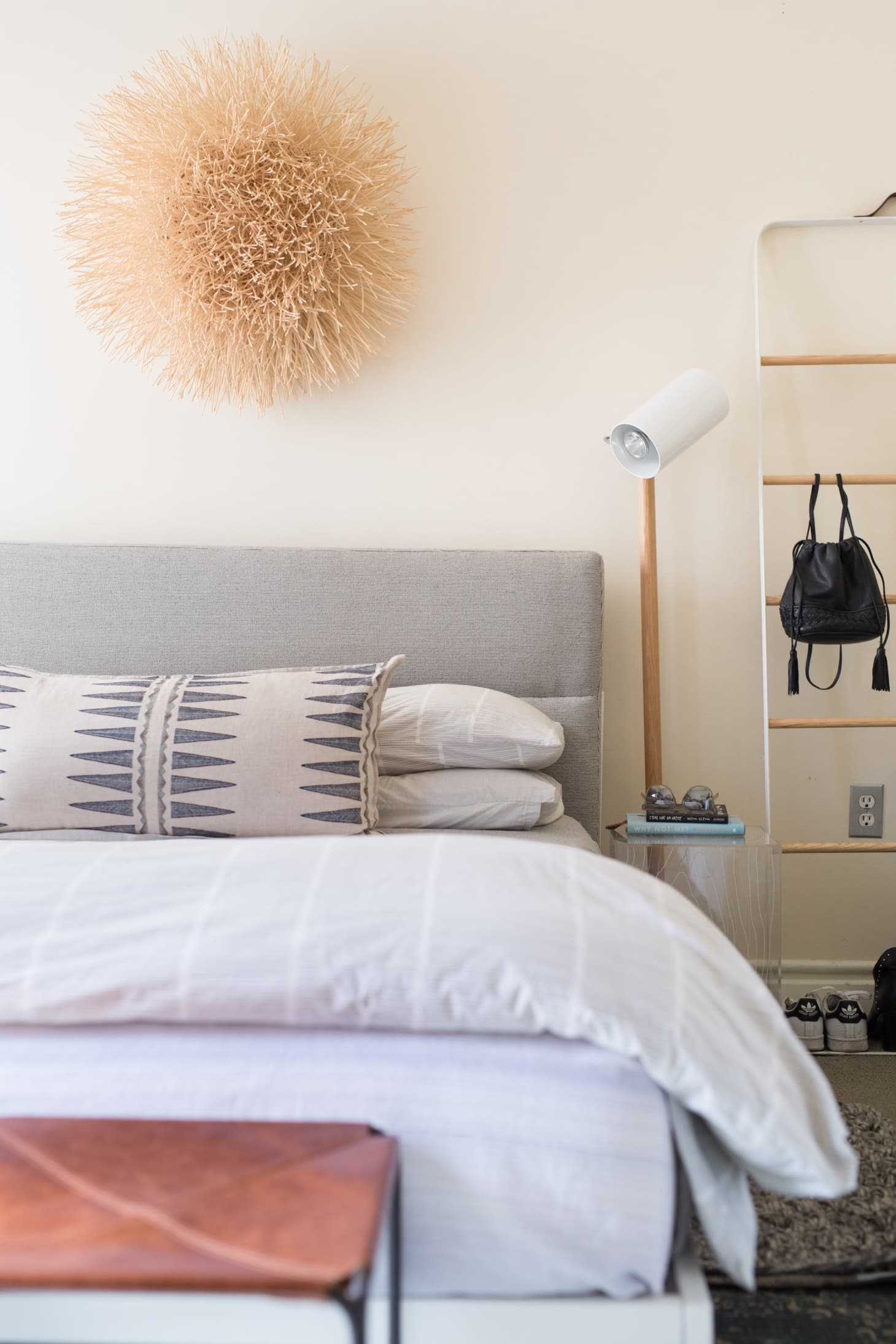 The Difference Between A Duvet And Comforter Apartment Therapy