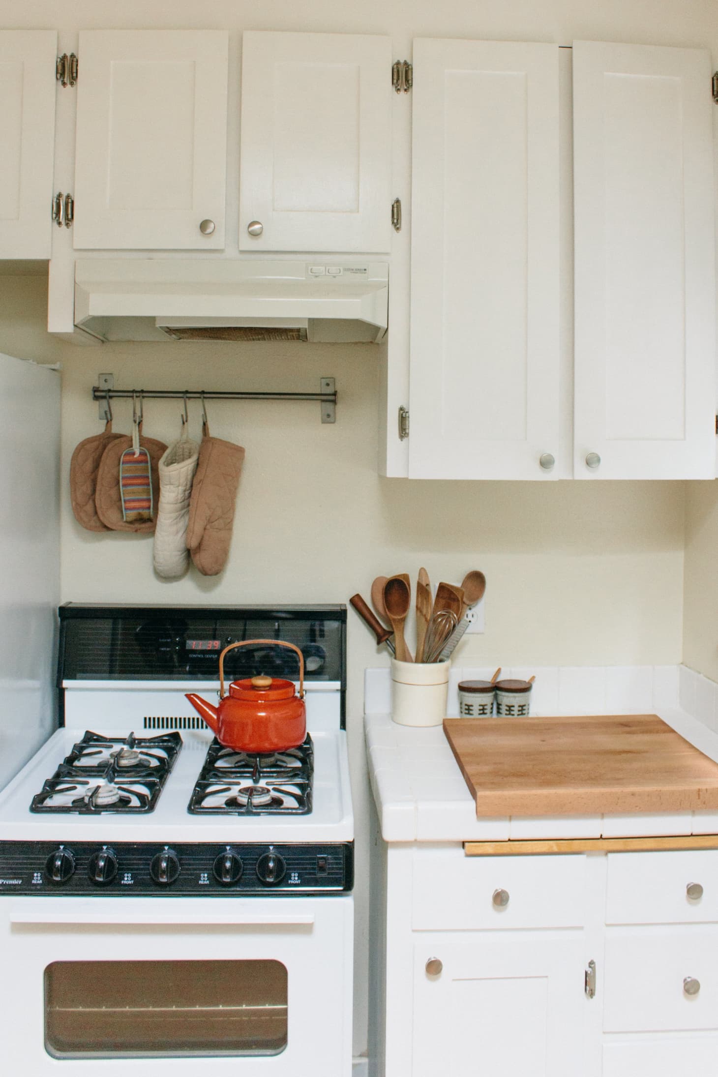 The Best Tiny Kitchens On Apartment Therapy Kitchn