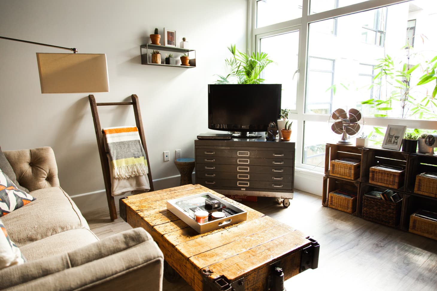 House Tour A Modern & Playful San Francisco Apartment Apartment Therapy