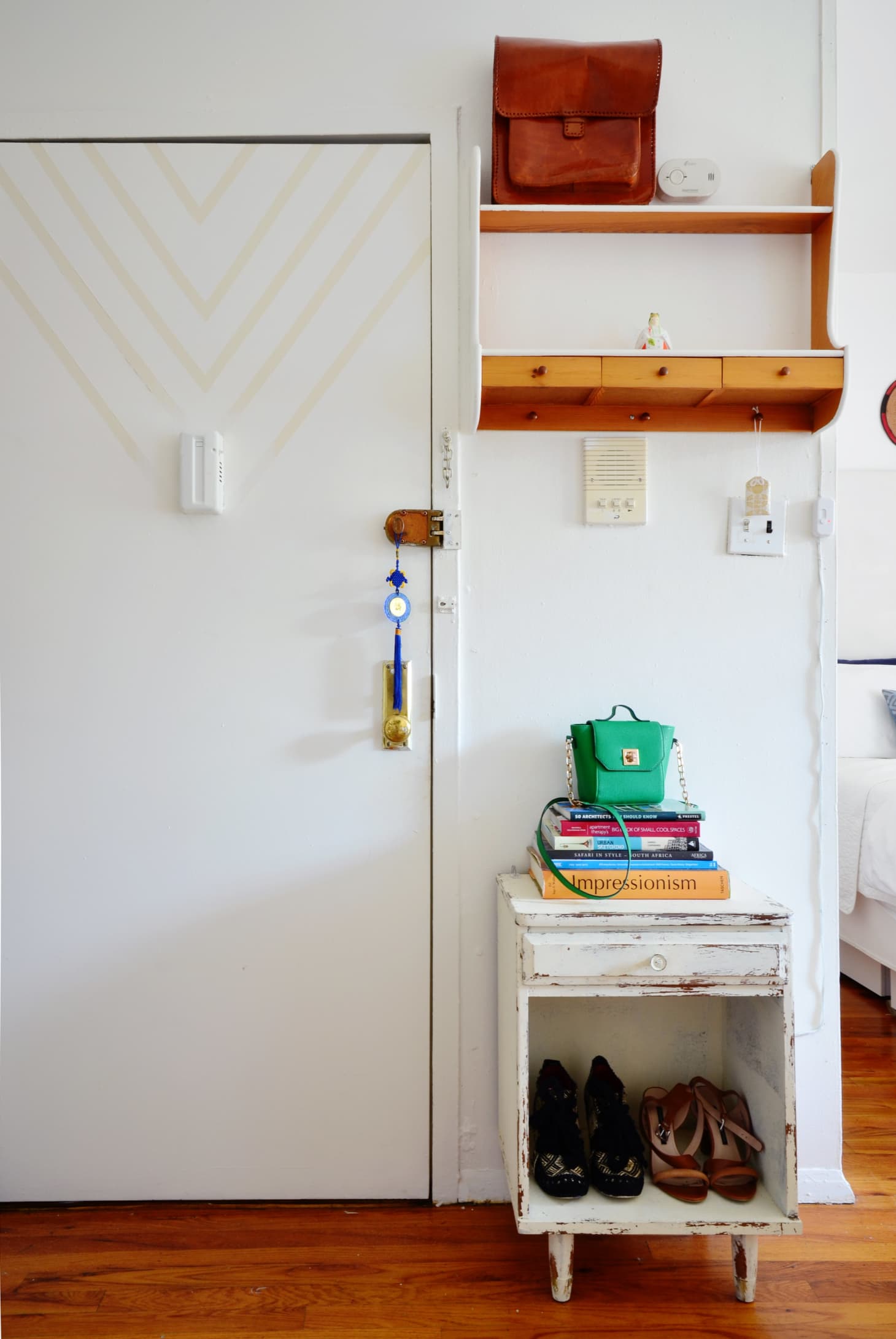 No Entryway No Problem 50 Solutions For Small Spaces