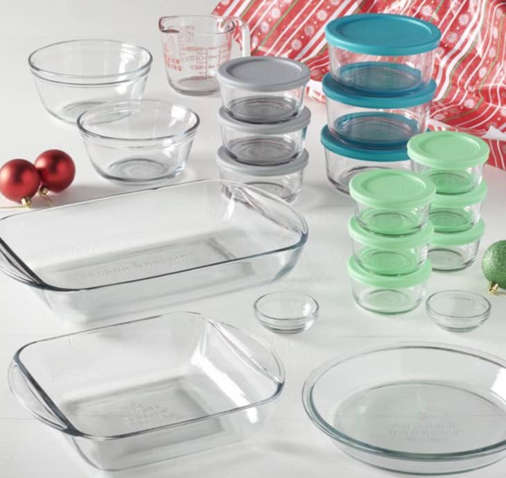 产品形象:锚霍金透明玻璃烘焙器皿，存储和准备设置