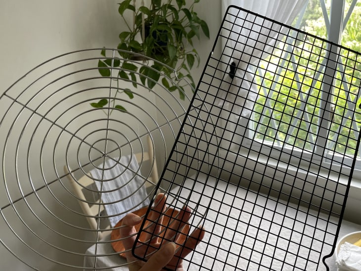 round and rectangular wire cooling racks